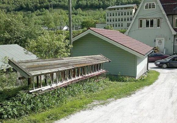 Rjukan er en by med stor andel trehusbebyggelse og kan være utsatt for brann. I deler av byen er det god avstand mellom bygningene og gjennom dette mindre risiko for brannspredning.