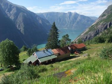 ATTRAKSJONER OG AKTIVITETER I SIMADAL SIMA KRAFTVERK er et av Europas største vannkraftverk. Kraftstasjonshallen ligger 700m inn i fjellet, den er 200m lang, 40m høy og 20m bred.