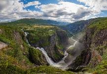 mye mer. Ingen forkunnskaper eller tidligere erfaring kreves. Fra nybegynner til de med mer erfaring, mini-ekspedisjoner på Hardanger-vidda for VIP grupper, trugeturer og kiting.