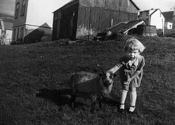 Hún vann gegn almennri fátækt á vegum Kvenfélagsins Keðjunnar og stuðlaði að því að húsmæður fengju tíma fyrir sjálfa sig í húsmæðraorlofi.