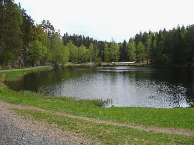 Linderudkollen kunstsnø langrennsanlegg Trasevalget for denne trenings- og konkurranseløypa er noe endret fra forrige runde, og går ikke lenger over Linderudseterhøgdene, noe vi ser som positivt.