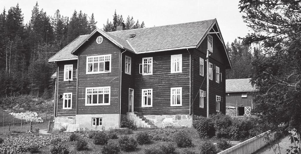 Grøvo, 1944 I årene etter den store bygdestriden ble det bestemt at det måtte bygges to nye gamleheimer, samtidig og like. En på Geilo og en i Hol.