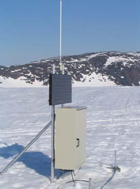 Data fra breelva og geofoner overføres med et internt samband på og ved breen (Figur 10). Ekstern samband er etablert for dataoverføring og automatisk varsling. Her benyttes GSM-telefoni.