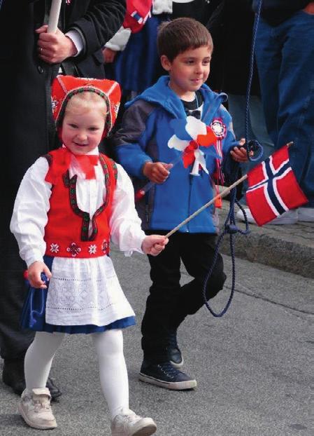 Gausel skole 09.45: Barnetoget stiller opp ved Hinna Stadion (Kunstgressbane) 10.00: Barnetoget starter Etter barnetoget blir det 17-mai feiring på Gausel Skole kl 12:00-14:00 12.