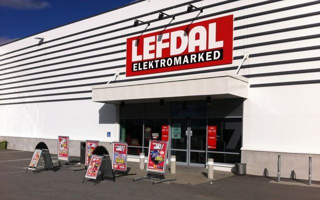 Oppgave 2: ( masterplan og EOQ ) Hovedlageret til Lefdal AS leverer varer til alle lefdal-butikkene i Norge. En vare de ofte sliter med er den nye ipad Air.