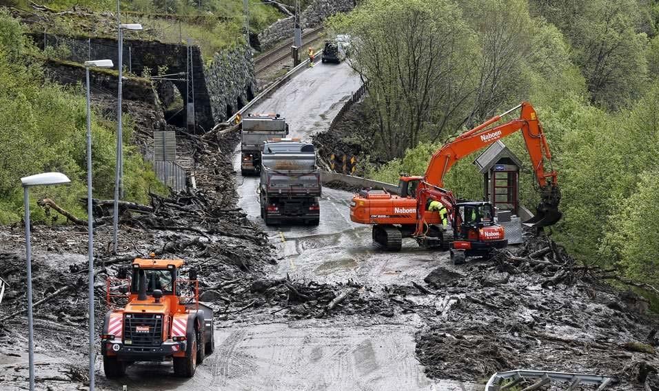 bil til 45 minutt. Dette anlegget må stå ferdig før OL vert arrangert. Då må bygginga forserast i høve til det regjeringa no legg opp til Nasjonal transportplan.