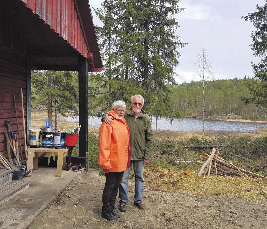 Koia ligger tre kilometer fra Veme kirke og regnes som «the missing link» på Vassfarstien fra Hønefoss til Vassfaret, som skal være ferdig merket i løpet av neste år. Vi var åtte på dugnad.