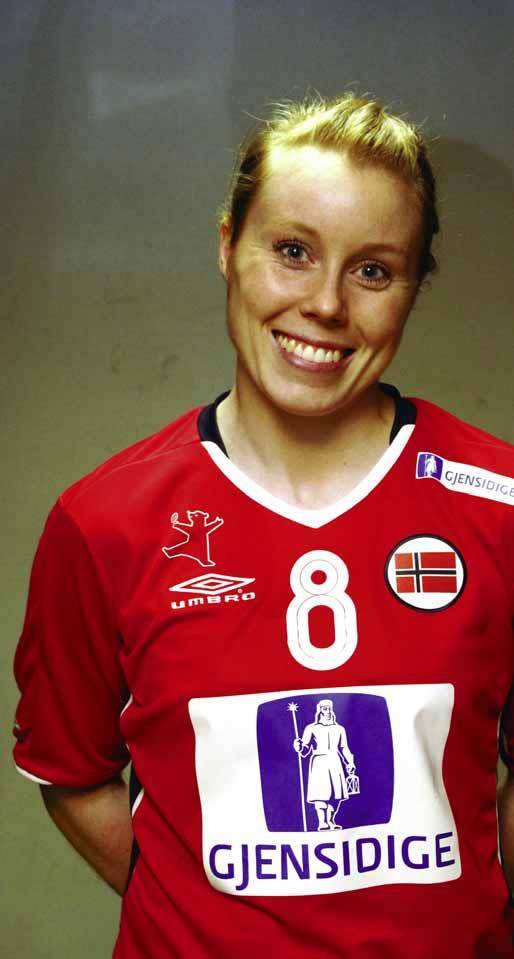 Baks sans Blir skatterett den nye arenaen for landslagsprofilen Karoline Dyhre Breivang etter endt håndballkarriere? Hun kombinerer topphåndball med jusstudier.