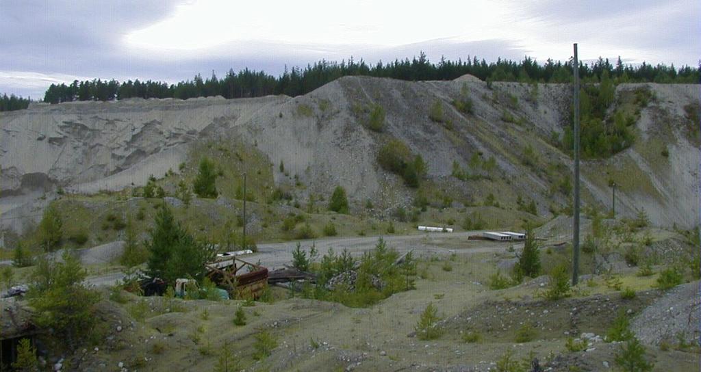 Graf 15: Antall eiendommer og enkeltteiger med råstofforekomster etter fylke