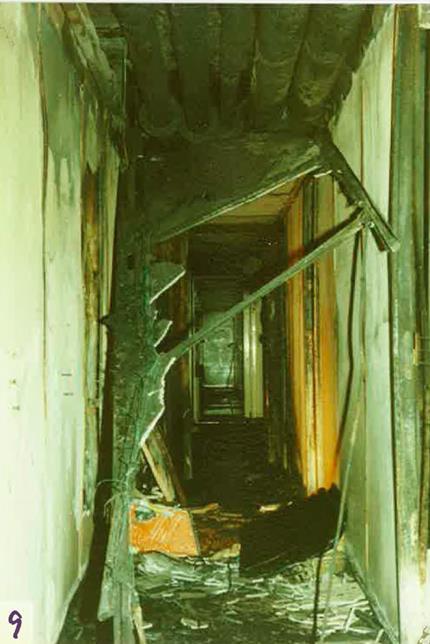 200 Bildene nedenfor er tatt av korridoren i 300-seksjonen under Søfartsstyrelsens undersøkelser 10. april 1990.