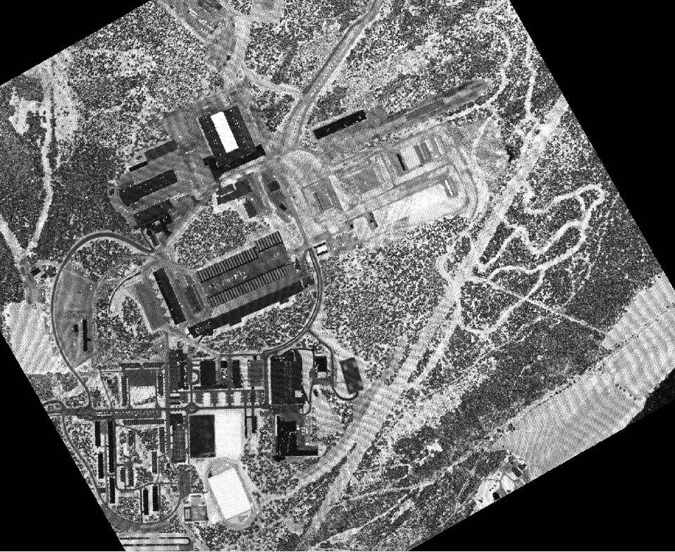 Bruk av LiDAR i Hæren 2012 FIGUR 9: INTENSITETSBILDE OVER RENA LEIR Tabell 3 viser et eksempel på reflektansverdier fra materialer. Disse verdiene er basert på en bølgelengde på 900 nm (λ = 900 nm).