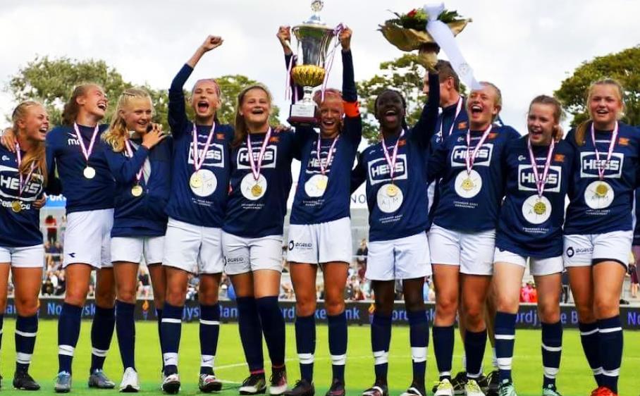 10 # 3 Sport utvikling Jenter være en klubb som utvikler de mest talentfulle jentespillerne i Stavangerregionen.