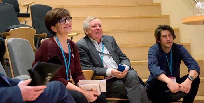 ELI GUNHILD MØTER Eli Gunhild By (t.v.) etter debatten om utredningen til Stener Kvinnsland (i midten). Til høyre debattleder Markus Moe, redaktør i Dagens Medisin.