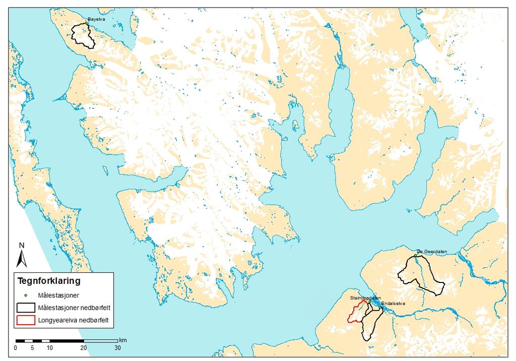 2.1 Målestasjoner Det er generelt mange utfordringer knyttet til vannføringsmålinger på Svalbard. Store deler av året er vassdragene dekket av snø og is og det er kun unntaksvis vann i vassdragene.