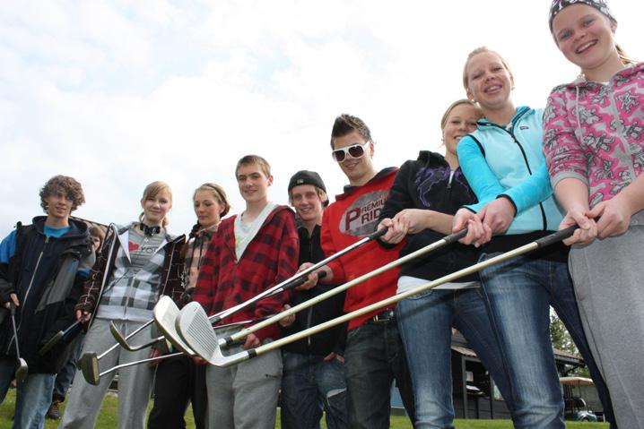 konfirmantgrupper Konfirmantgrupper 2017/2018 Golf-konfirmantar Vil du prøve å ta ein tee off, bruke eit handicap, slå birdie eller bogey, ta ein wedge og lære å putta?