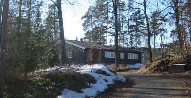 - Varierende alder på bebyggelsen. En del eldre bygninger (før 1950) i søndre del av området, samt enkelte i nordøstre del. Middels tetthet område sett under ett.