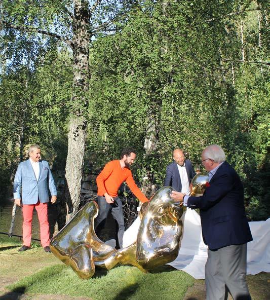 River Man Den danske ambassadøren til Norge, Torben Brylle, avduket onsdag 17.