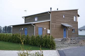 6.2.2.3 Enebolig i Lidköping Villa Malmborg i Lidköping er Sveriges første enebolig bygd som passivhus. Huset ble tegnet av Hans Knutsson og Hans Eek. Byggherrene flyttet inn i 2007.