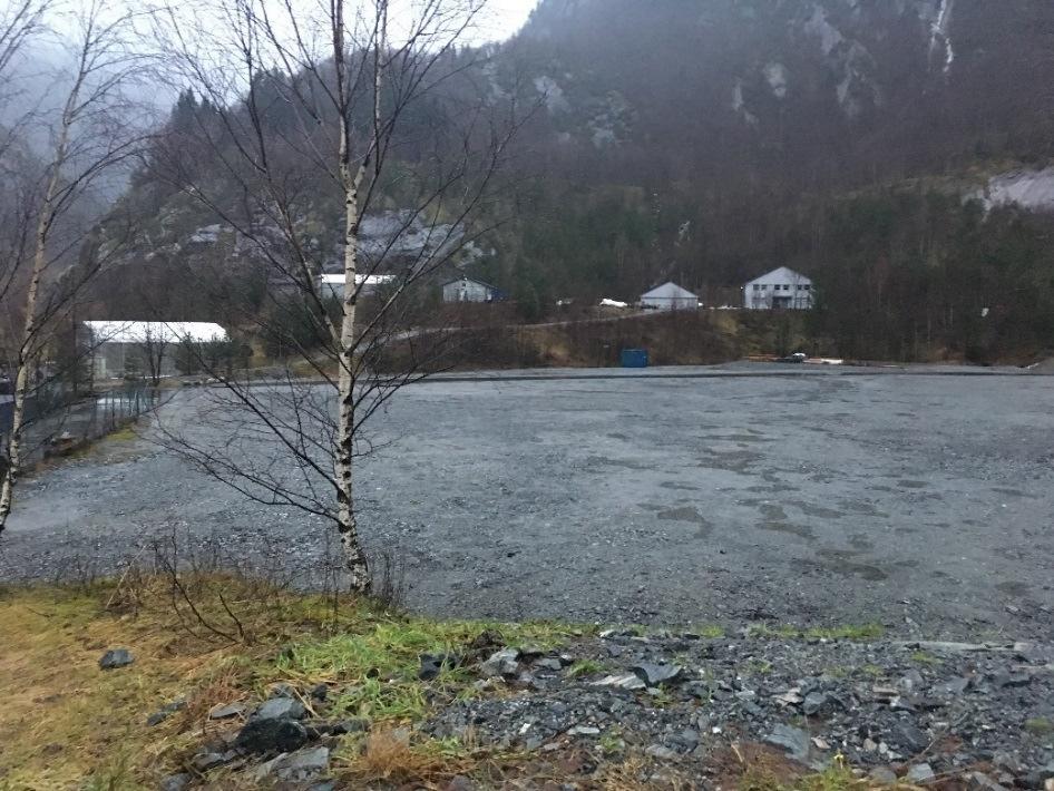 Lagerplass for master, liner og komponenter som flys eller kjøres inn fra 132 kv ledning som saneres. I tillegg lagerplass for maskiner og utstyr for etablering av 132 kv kabelanlegg gjennom Matre.