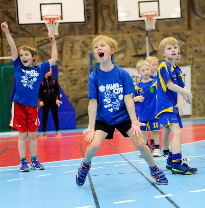 IDRETTSGLEDE OG UTVIKLING Håndballskoler er viktig for lokal talentutvikling. Men viktigst er det for å spre idrettsglede og fysisk aktivitet til lokalmiljøet.