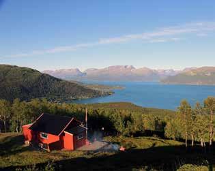 Fra Lyngseidet: Parkering ved skibua på Prestesommersetet. Følg merket løype ca.