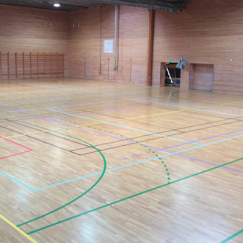 Denne type gulv foretrekkes til de fleste typer idretter innendørs.