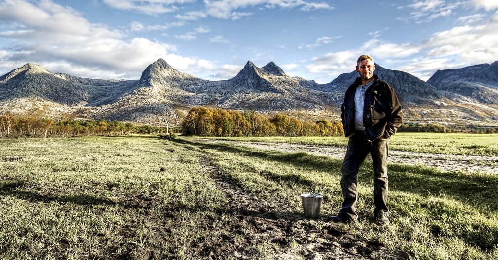 20 Automatisk fôring med TKS smart landbruk for smarte bønder Jeg fôrer 240 dyr fem ganger i d gnet med en snau times innsats.