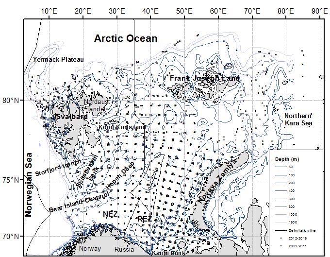 analyser (Anisimova et al. 2010, Jørgensen et al., 2015a). Stasjonene i Barentshavet er designet som et nettverk med 35 nautiske mil (65 km) mellom hver stasjon, og dekker totalt 1,5 mill. km 2.
