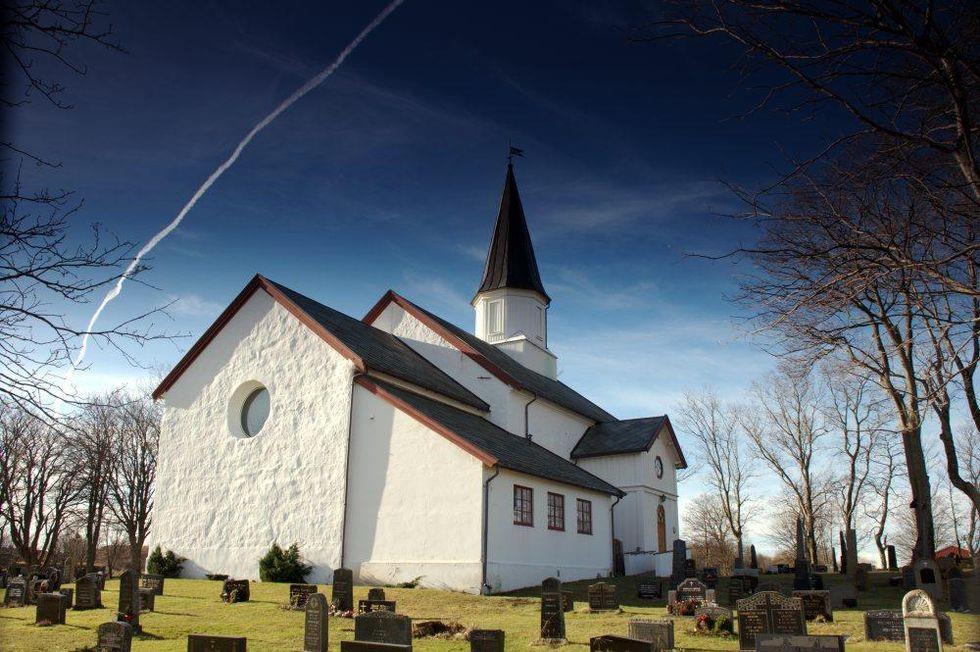 Historiske Ørland -- middelalderen Ørland kirke. Dette er hovedkirka i Ørland kommune. Kirkestedet er gammelt, og den eldste delen av kirka er fra 1300-tallet.