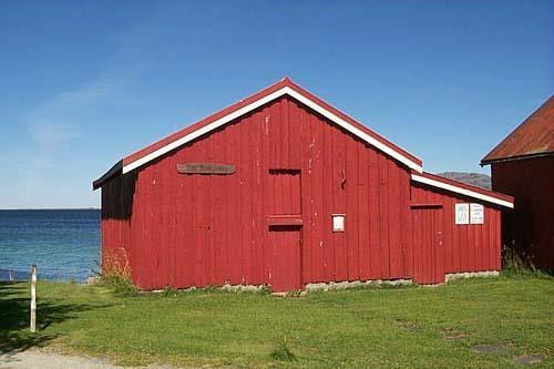 Historiske Ørland fiske og sjøfart Museumsnaustet på Uthaug Museumsnaustet var den første bygningen heimbygdslaget anskaffet seg. Der kunne noen av sjøredskapene plasseres.