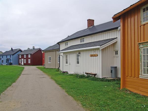 Historiske Ørland fiske og sjøfart Sjøgata på Uthaug Gate med pittoreske fiskerhus fra midten av 1800- tallet.