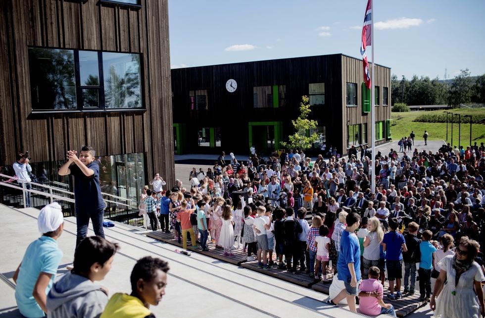 For én uke siden møme 60.000 fem- og seksåringer opp.l første skoledag. Her på Veitvet skole i Oslo. FOTO: HILDE UNOSEN Dagsavisen 24.