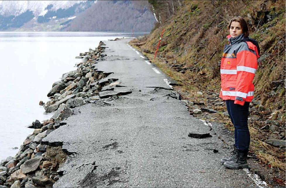 Svikt i kritisk infrastruktur - Gjensidig avhengighet - Felles traséer for infrastruktur - Store samfunnskonsekvenser