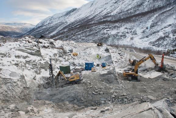 NATURSTEIN FASADESKIFER FRA OPPDAL 6 % av materialvekt 5 %