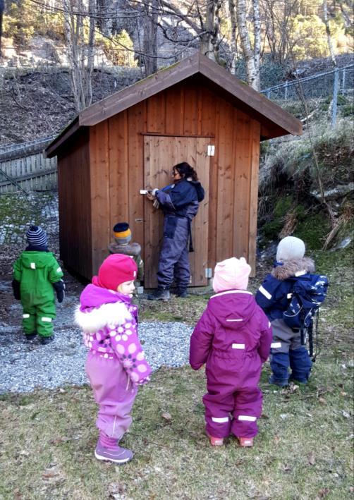 I mars har vi lekt på Furukammen. Årets tema for barnehagedagen 2017 var; VI VIL LEKE! Og det har vi gjort.