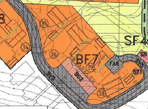 Utdrag fra intensjonsskisse: tomt 35, vist med 2 etasjer og tomt 38 i plankartet vist med 1 etasje og underetasje. Utdrag fra plankartet: tomt 35 og 38 sin plassering.