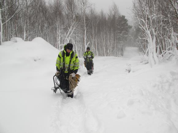 og forslag til tiltak. Oppfølging av disse kan for eksempel være undervisning og planer for videre arbeid inn mot temaene. Kundebedrift; Oppdal Everk Hvem skal ha bedriftshelsetjeneste?