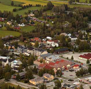 I tillegg har mange aktører interesser i utviklingen av sentrum. Kommunen er planmyndighet og kan tilrettelegge for utvikling, mens næringsliv og grunneiere iverksetter og investerer.