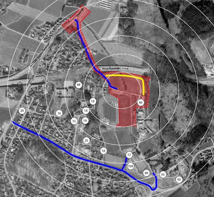 Figur 3 - Ny situasjon, parkeringsplasser. Gul strek viser ny adkomst til p-plasser for velodromen og ansatte ved Sola vgs. Plassering av p-plasser Antall p-plasser i dag Ny p-situasjon etter reg.