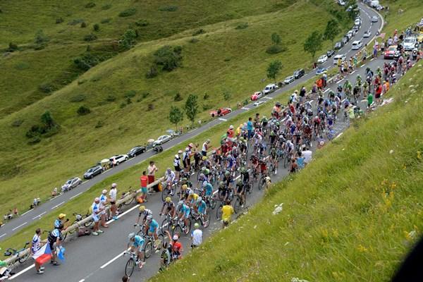 7 étapes de montagne avec 5 arrivées en altitude 1 étape contre la montre en individuel 1 étape contre la montre par équipe 2 journées de repos Les particularités de l'épreuve Tour de France 21 ET 6