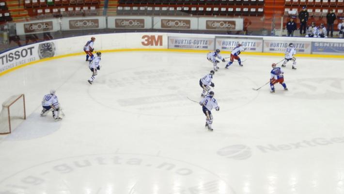 Gutta fra Sarpsborg spiller mot Iskrigerne (Foto: Jahn Gunnar Moe) Borgarsyssel museum (4.