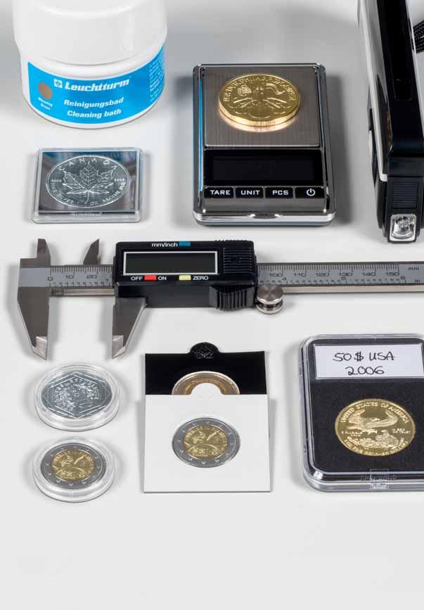 Myntkapsler, rammer og annet tilbehør LEUCHTTURM tilbyr et bredt spekter av mynttilbehør, som starter med et stort spekter av kapsler, slik at du kan finne den optimale beskyttelse for myntene dine.