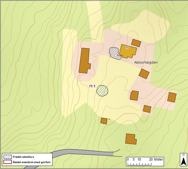 Side 10 UTOMHUS Bygningsnr: Oppført: AskeladdenID: 222830-11 Referanse i landsverneplanen: Bygning 99973 Fredning utomhus Fredningen omfatter restene etter nyttehagen ved våningshuset samt tuntreet.