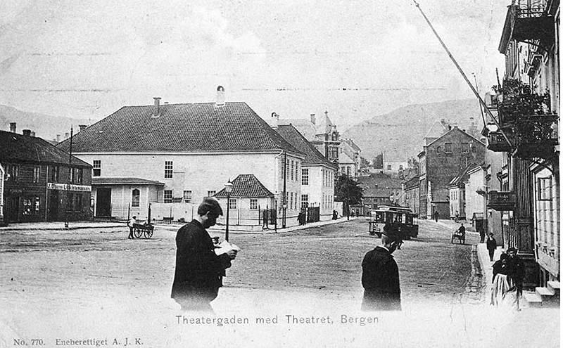 9 Figur 2. Det Gamle Teater som lå der Neumanns gate 1 er i dag (Kilde: Ubb-bros-03860. Foto tatt ml. 1900-1908).