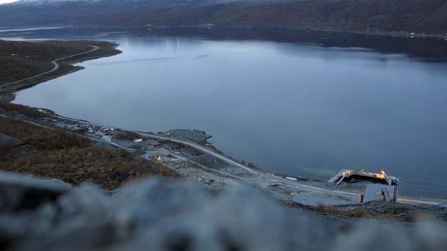 Gruvedrift kan koste mer enn det smaker Det finnes ikke tilstrekkelig grunnlag for å si at gruvedrift i Kvalsund er samfunnsøkonomisk lønnsomt. Det er konklusjonen i en rapport bestilt av Sametinget.