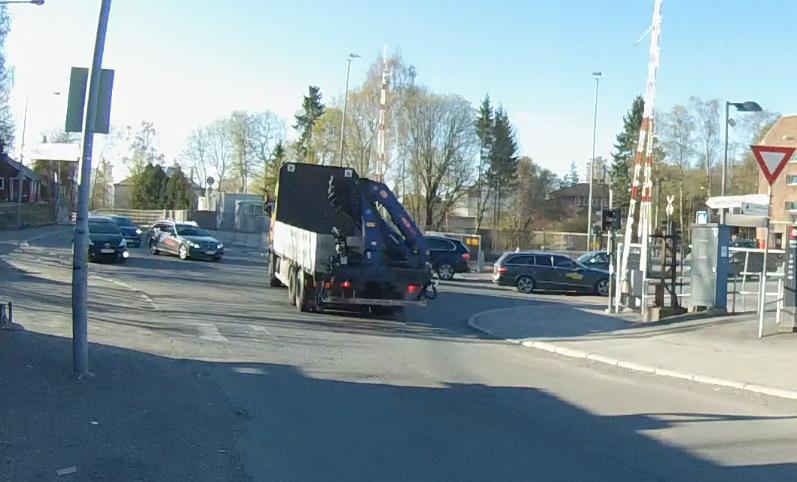 516 Gangfelt ved gangfelt i krysset Tennisveien X Slemdalsveien og utbedre ventearealet på den ene siden.