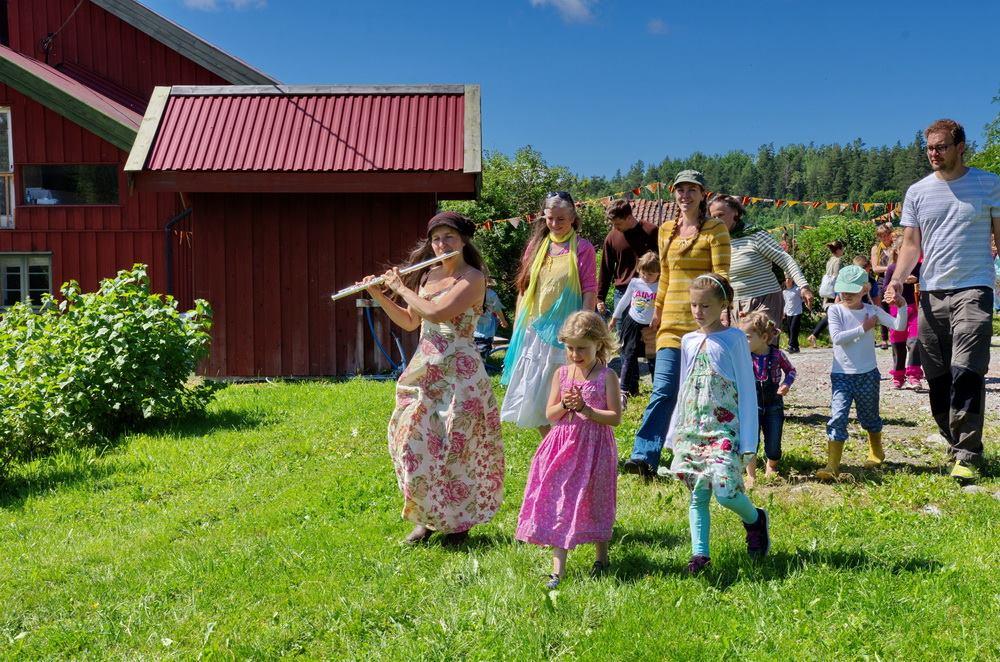 7 Hokholt gård inviterer til familiefest folk og fe Tidspunkt: Lørdag og søndag 10. 11. juni kl.