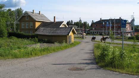 Det har ført til tap av eldre hus, som sammen med annen sanering i området har svekket det eldre tettstedsmiljøet. 6.2.