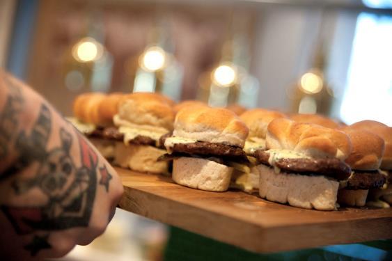 Elgburger fra Jens Eide med brioche fra Sam Berg m/mel av hvete fra