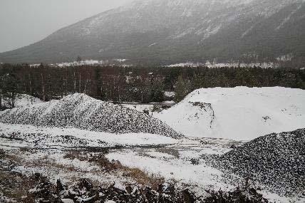 Planlagt utviding av uttaksområdet fåregår inn i område som i dag er brukt i til landbruks- natur- og friluftsformål. Turstigar passerer i planområdet og representerer dagens bruk.